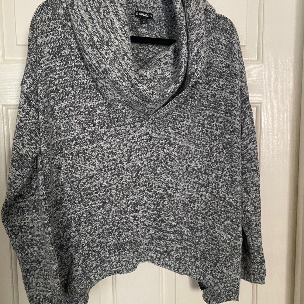 🔹EXPRESS sweater